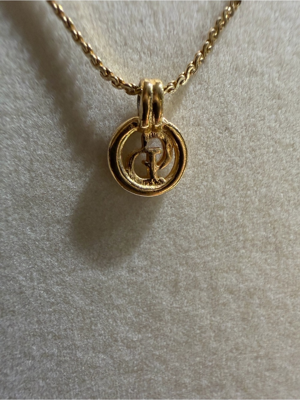 DIOR Dainty CD Logo Circle Pendant Necklace 17in - Picture 4 of 10